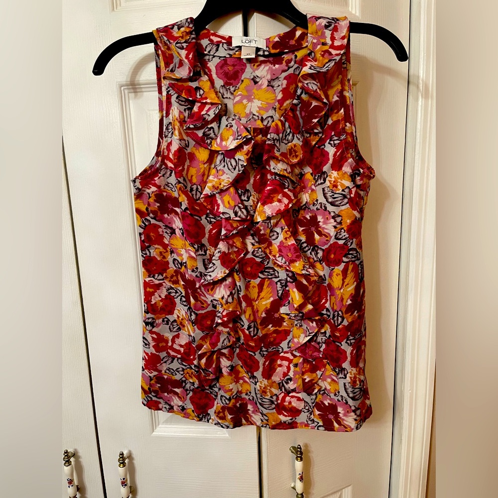 Ann Taylor Loft Sleeveless Top Blouse Ruffle Collar Detail Button Up Size XS